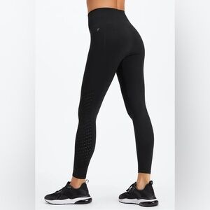 Fabletics Sync High-Waisted Perforated Black 7/8 Leggings